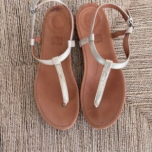 FitFlop Metallic T-Strap Leather Sandals - Gold